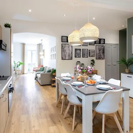 #34 Lamartine 3 Bdrs Ac Balcony 10mins Walk To Old Town Apartment